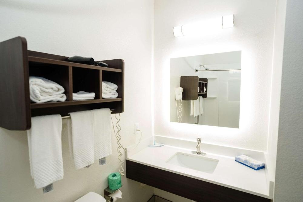 MainStay Suites Knoxville Airport Image 11