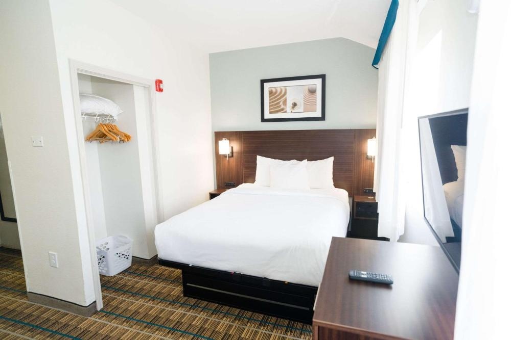 MainStay Suites Knoxville Airport Image 24